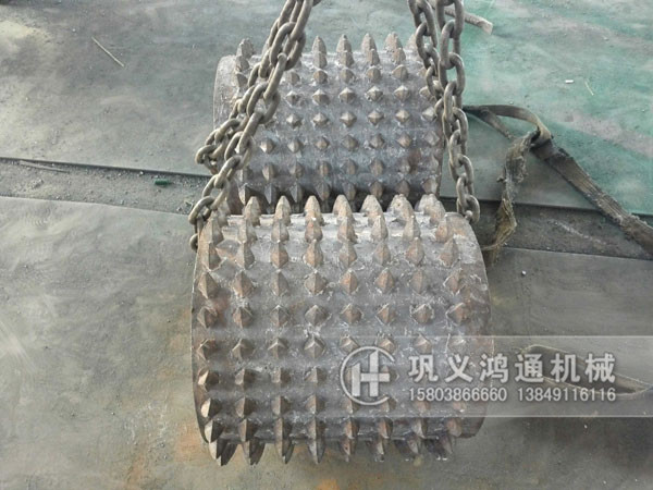 双齿辊破碎机配件辊齿发往辽宁锦州2
