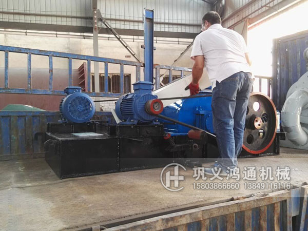 对辊破碎机发货现场图片