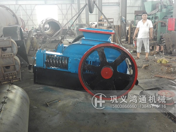 对辊破碎机发货现场图片