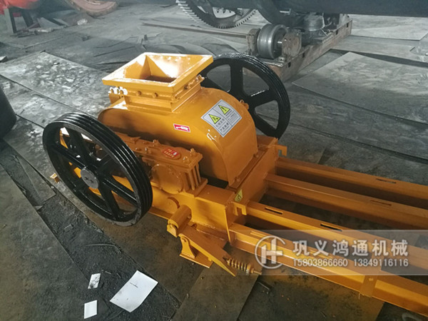钾长石对辊破碎机图片