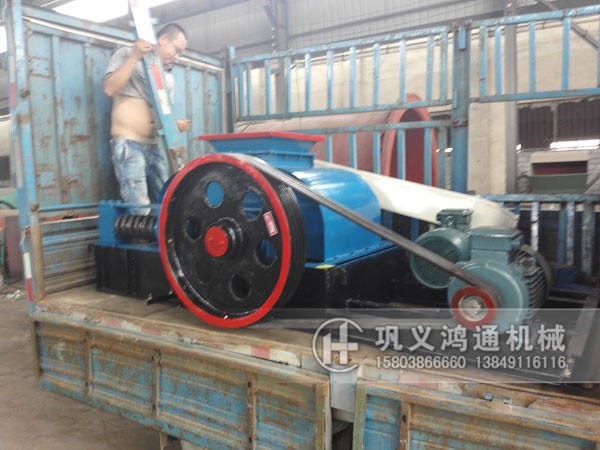 双齿辊破碎机发货现场图片