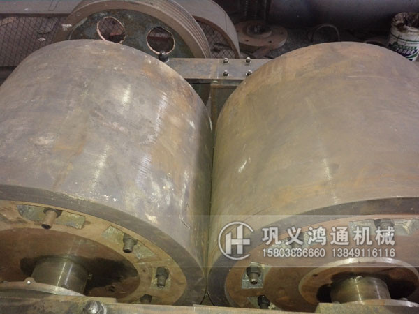 辊式破碎机辊子图片