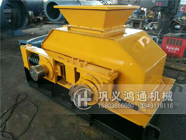 鹅卵石对辊破碎机图片